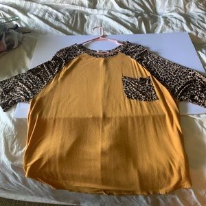 I’m selling a zenana outfitters